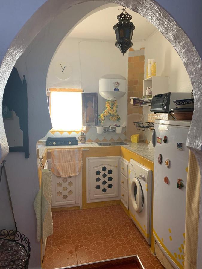 Hathor ,Casa Marroqui Con Dos Terrazas En La Medina Antigua , Ideal Parejas!! Wifi!! Асила Екстериор снимка