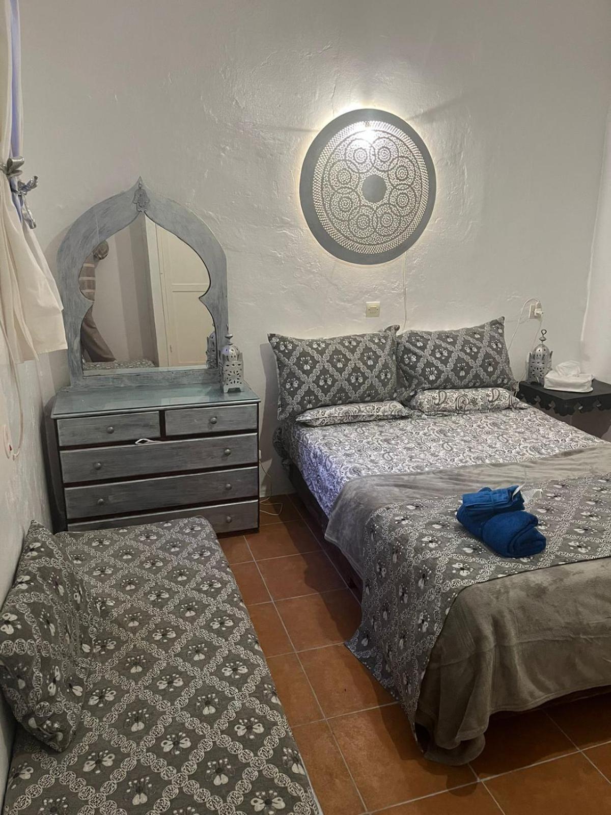 Hathor ,Casa Marroqui Con Dos Terrazas En La Medina Antigua , Ideal Parejas!! Wifi!! Асила Екстериор снимка